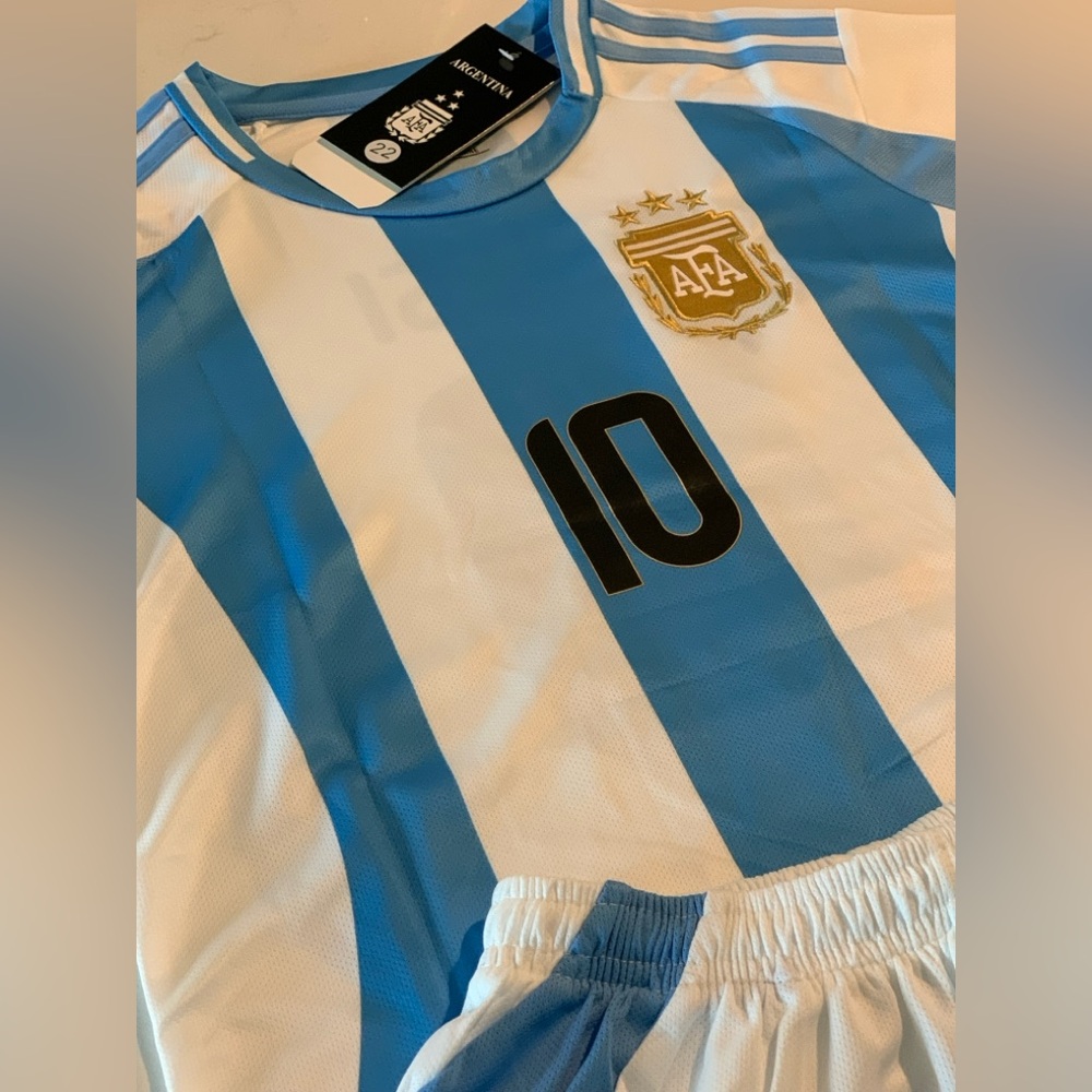 MESSI YOUTH MEDIUM 26 KIDS SOCCER JERSEY KIT ARGENTINA MESSI 2 PIECE SET NWT - Picture 4 of 8